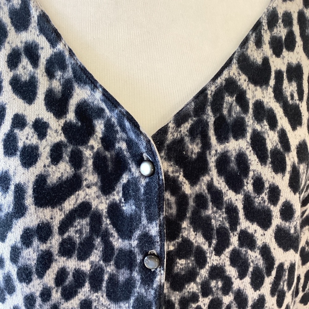Ann Taylor Black and White Leopard Cardigan Sz L - Picture 2 of 10